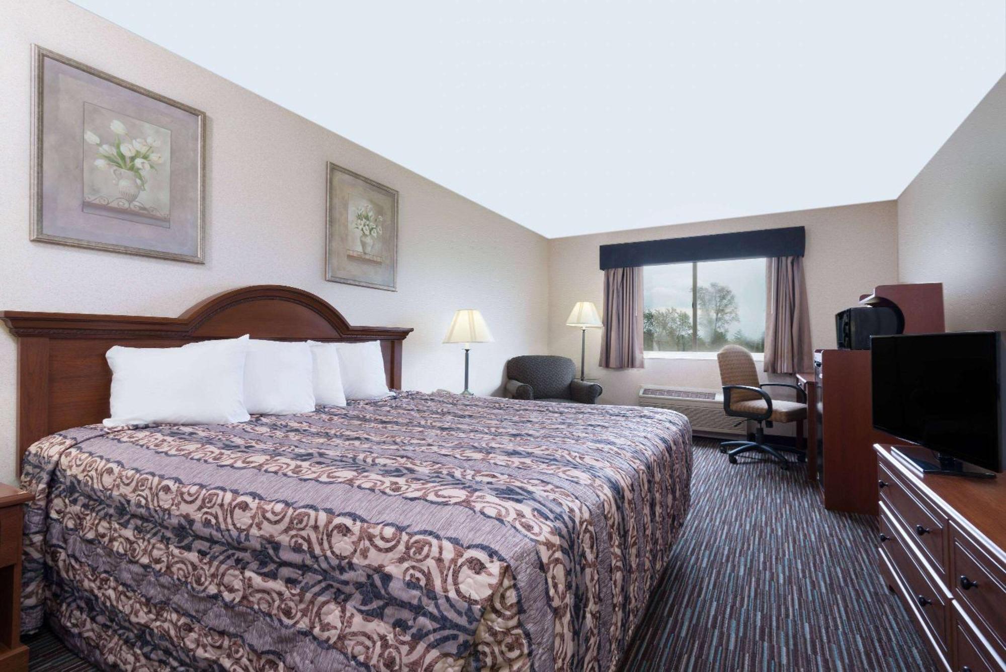 Baymont By Wyndham Columbus/Rickenbacker Hotel Kültér fotó