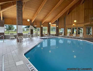 Baymont By Wyndham Columbus/Rickenbacker Hotel Kültér fotó